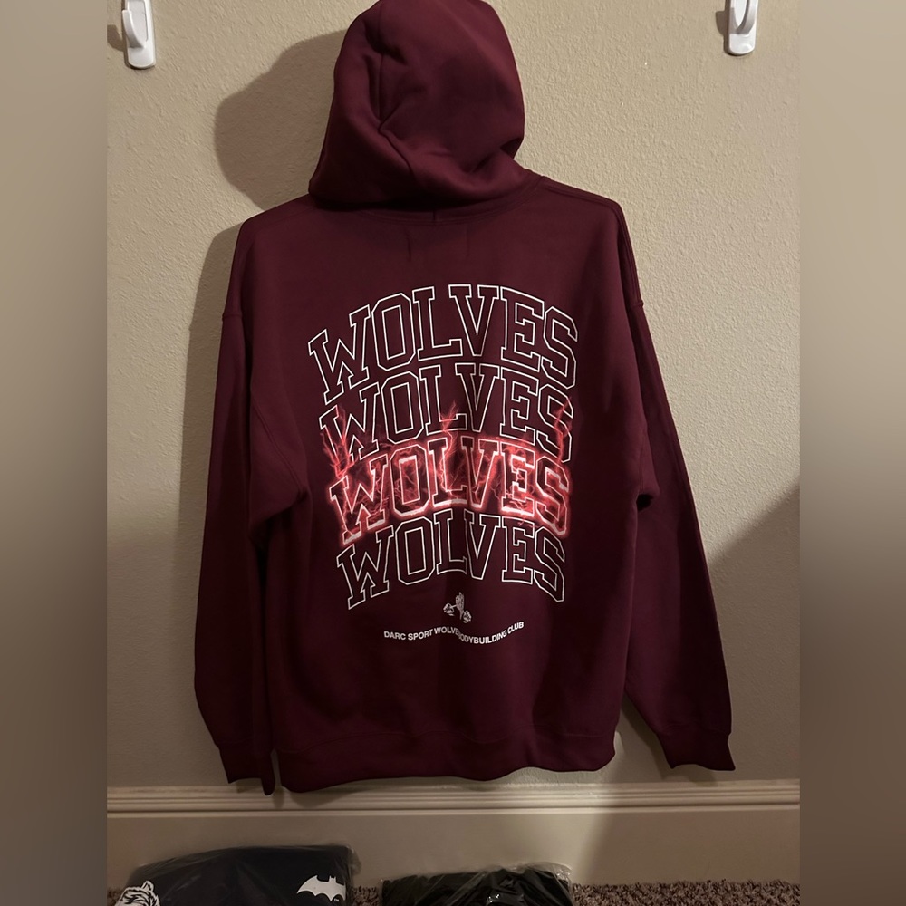 LIGHTNING WORK IN SILENCE "CLASSIC"
HOODIE IN MAROON/PINK